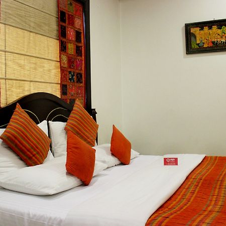Oyo Premium Rajouri Garden Janta Market ニューデリー エクステリア 写真
