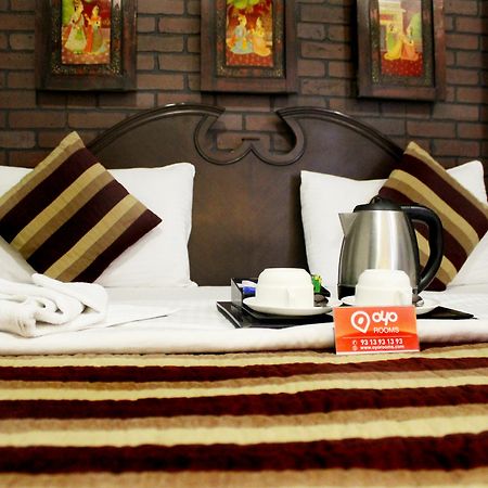 Oyo Premium Rajouri Garden Janta Market ニューデリー エクステリア 写真